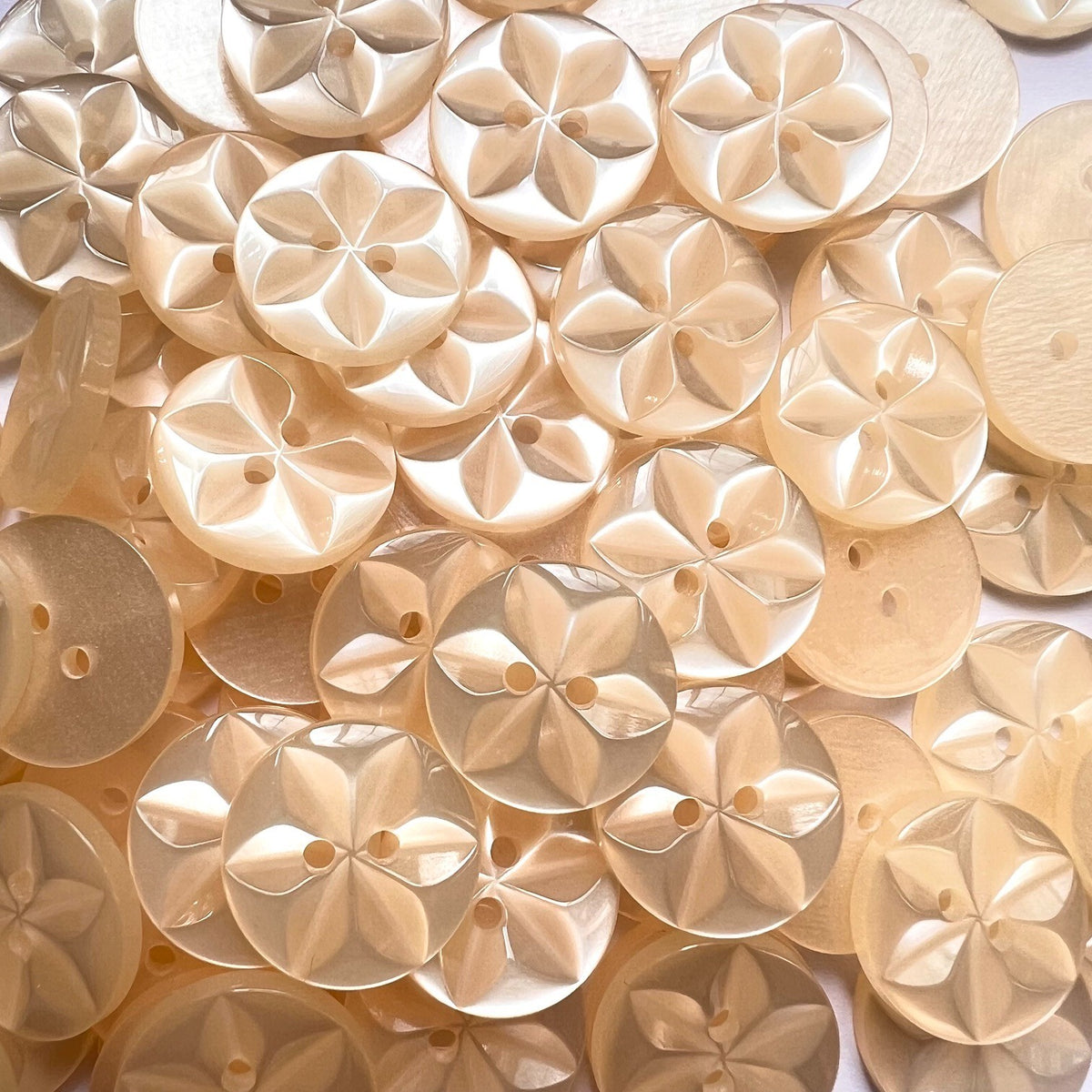 Star Buttons Round Star Pattern Baby Button - 11 Colours - 11.5mm, 14mm, 16mm - Cream