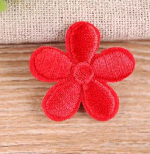 Daisy Flower Embroidered Patch Applique Customise Clothing Patches 3cm Diameter - Red