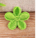 Daisy Flower Embroidered Patch Applique Customise Clothing Patches 3cm Diameter - Apple Green
