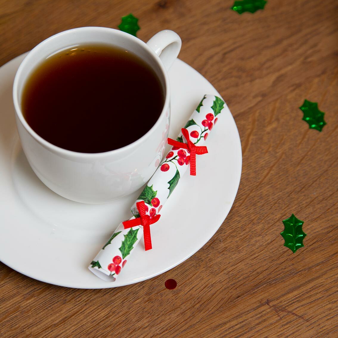 Christmas Crackers & Festive Saucer Crackers Botanical Holly Nutcracker Cracker