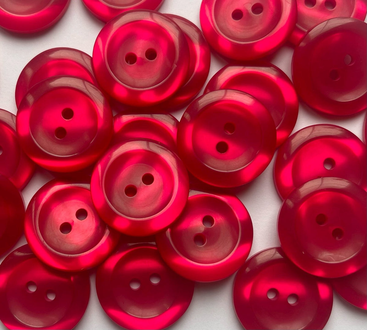 Pearlised Easy Match Dish Buttons Pearl Effect - Sizes: 11.5mm/15mm/18mm/20mm - Red