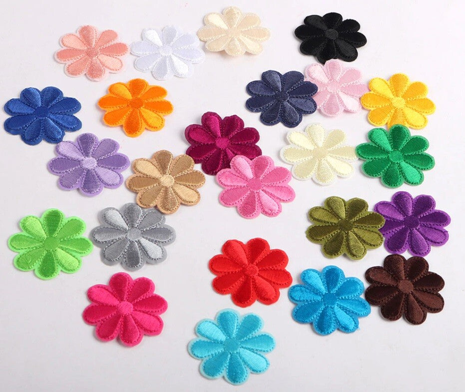 Flower Motif Embroidered Patch Applique Customise Clothing Patches 4cm Diameter