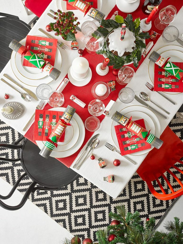 Christmas Crackers & Festive Saucer Crackers Botanical Holly Nutcracker Cracker