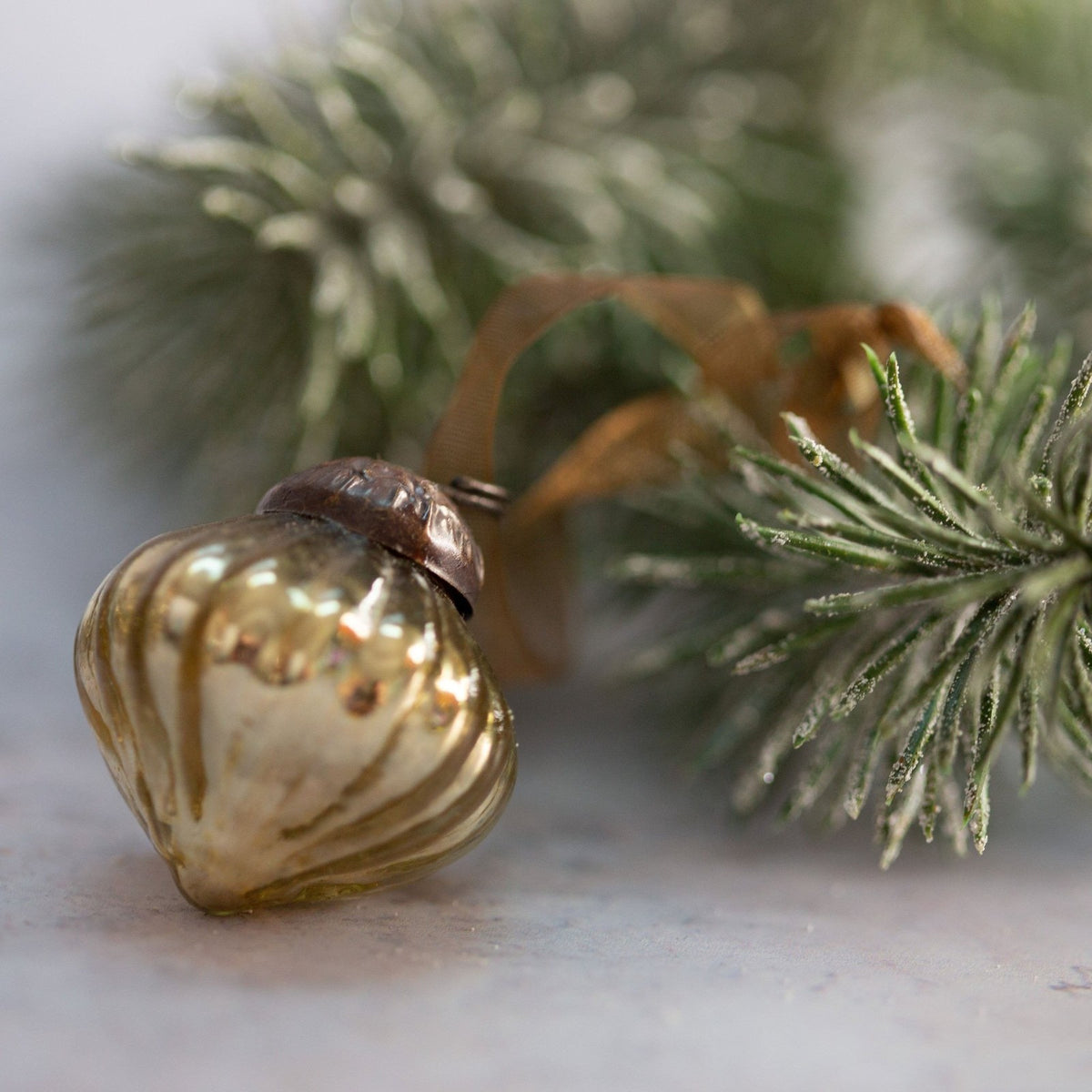 6 Pack Small Glass Handcrafted Baubles Premium Traditional Christmas Tree Craft - Set of 6 Small Gold Crackle Glass Lanterns 4x3.5cm