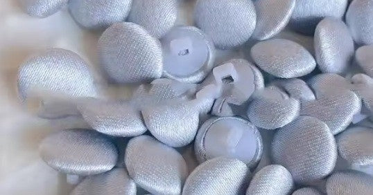 Coloured Buttons Fabric Cloth Covered Button Satin Round Sewing 11mm / 1.1cm - Light Grey
