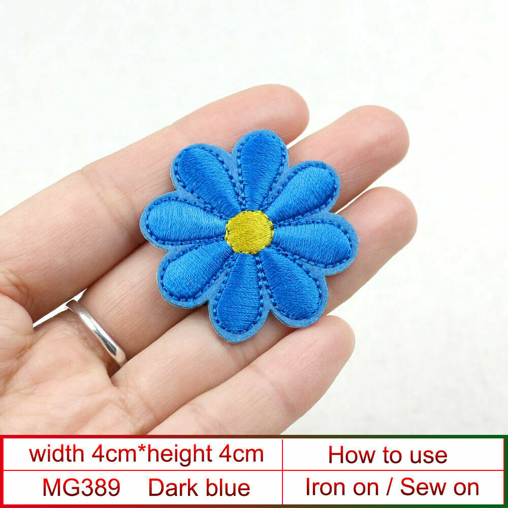 Daisy Flower Embroidered Patch Applique Customise Clothing Iron on Patches 4cm - Blue