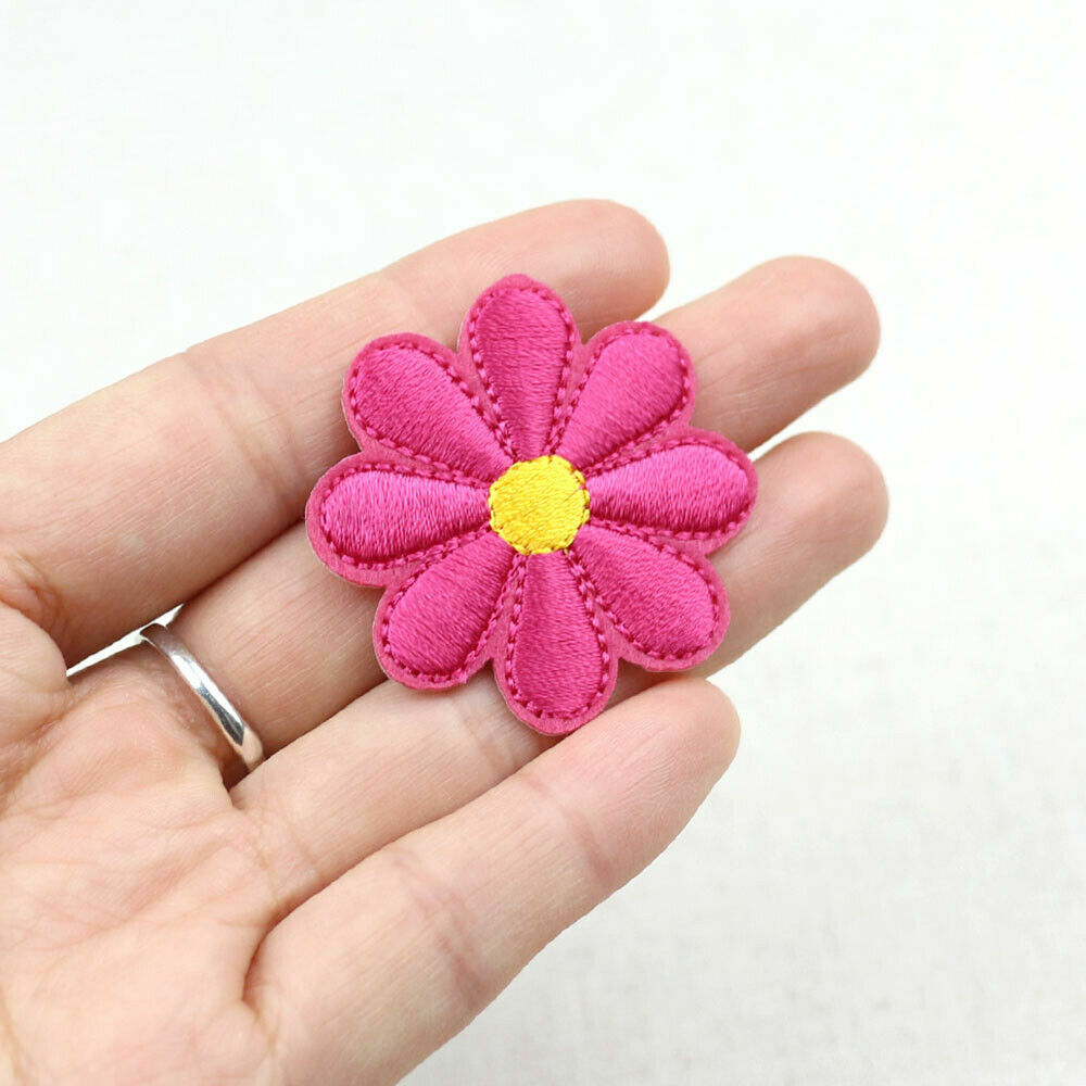 Daisy Flower Embroidered Patch Applique Customise Clothing Iron on Patches 4cm - fuchsia1