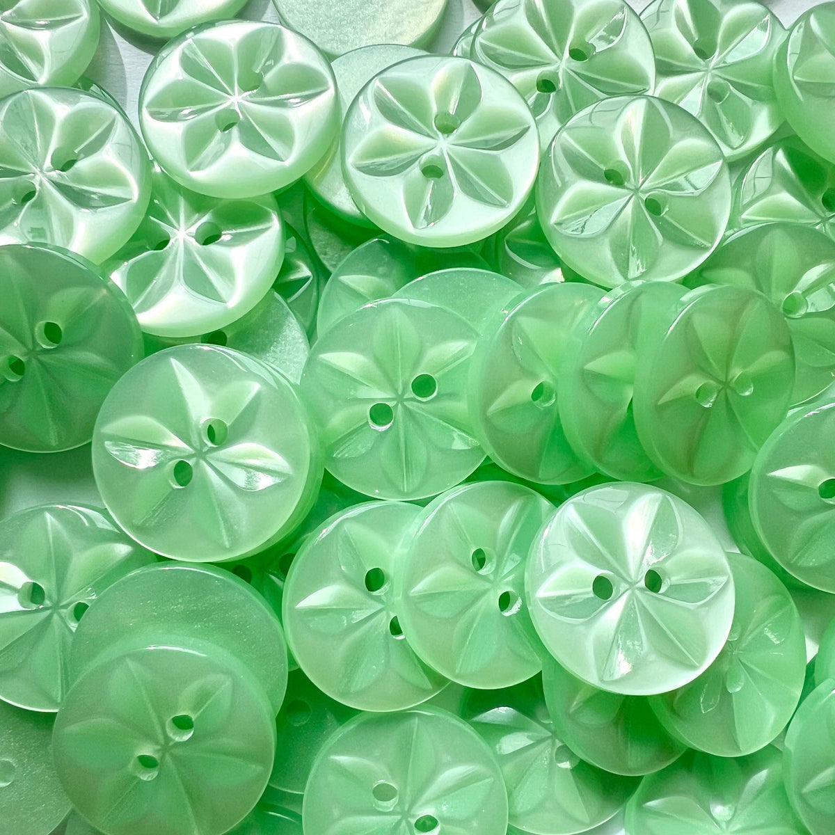 Star Buttons Round Star Pattern Baby Button - 11 Colours - 11.5mm, 14mm, 16mm - Mint