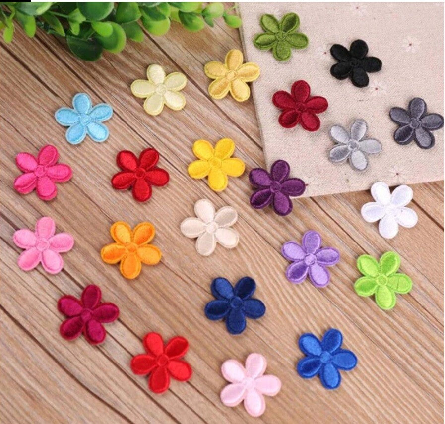 Daisy Flower Embroidered Patch Applique Customise Clothing Patches 3cm Diameter