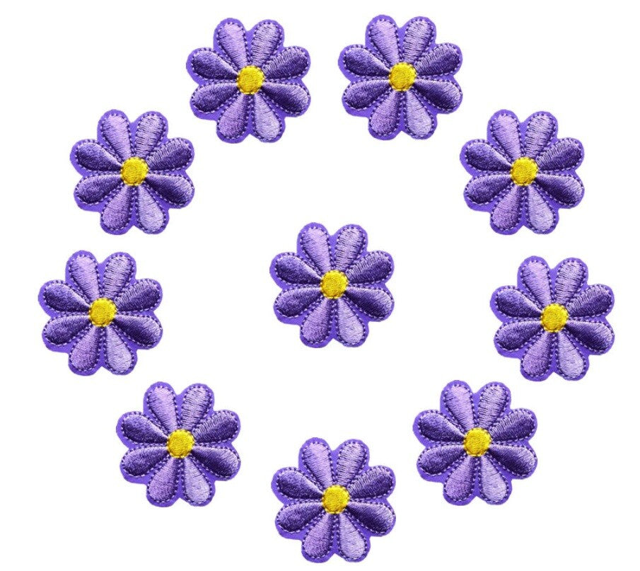 Daisy Flower Embroidered Patch Applique Customise Clothing Iron on Patches 4cm - Lilac