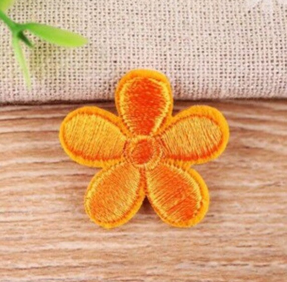 Daisy Flower Embroidered Patch Applique Customise Clothing Patches 3cm Diameter - Orange