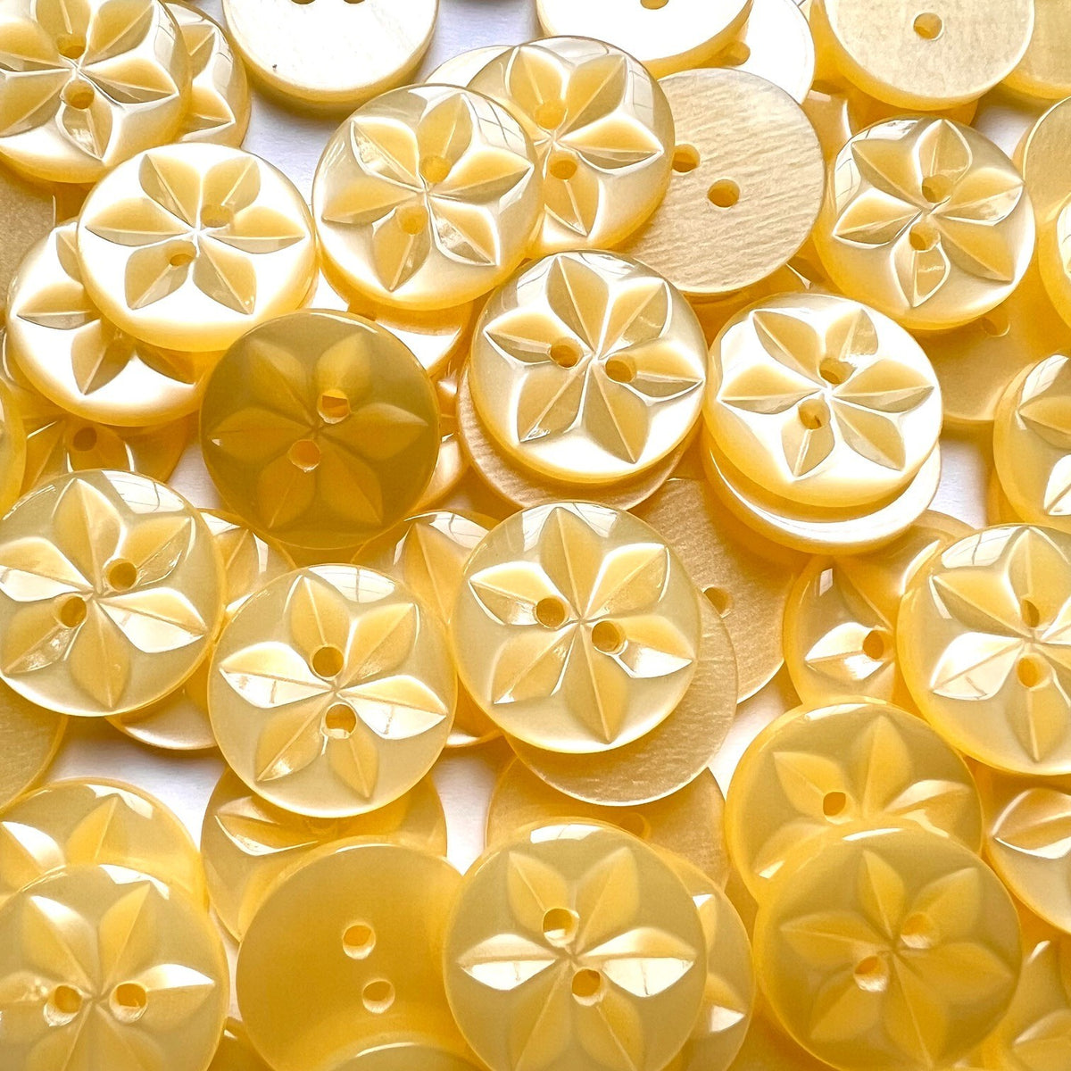 Star Buttons Round Star Pattern Baby Button - 11 Colours - 11.5mm, 14mm, 16mm - Yellow