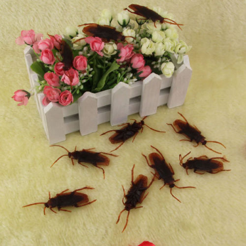 Fake Cockroach Joke Prop Gag Cockroaches Insect Plastic Bug Toy Prank