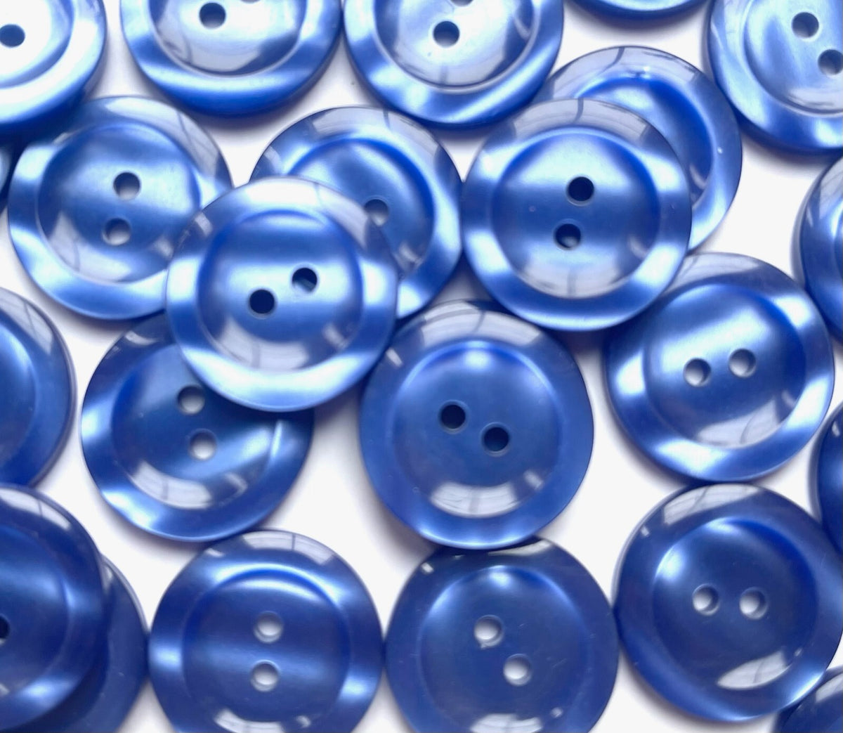 Pearlised Easy Match Dish Buttons Pearl Effect - Sizes: 11.5mm/15mm/18mm/20mm - Royal Blue