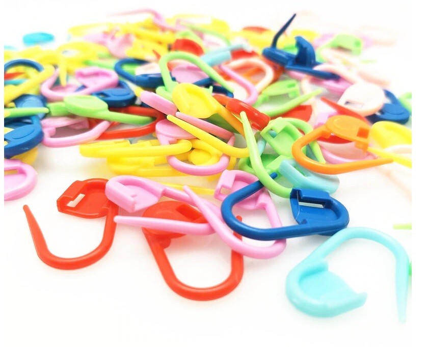 Plastic Locking Needle Stitch Holders Markers for Crochet Knitting Clips Craft