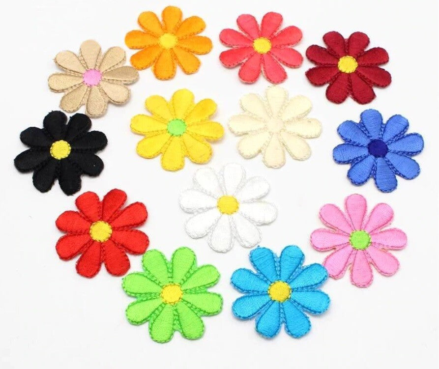 Daisy Flower Embroidered Patch Applique Customise Clothing Patches 4cm Diameter